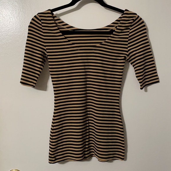 ✨Banana Republic Fitted Boat Neck Striped Top Tan Black XXS ✨ - Picture 2 of 3